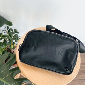 LuluLemon | Everywhere small belt bag!
